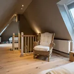Haushaelfte Dorfremise Feriehus *