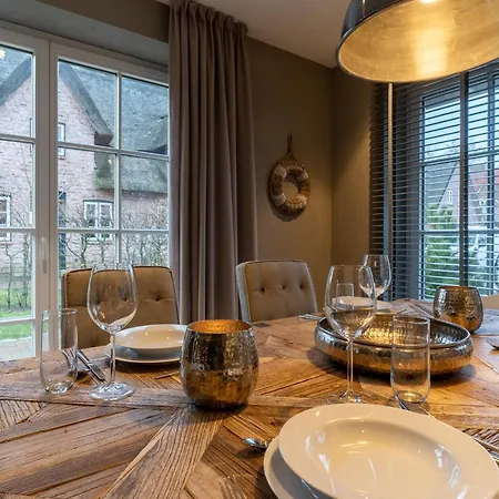 Haushaelfte Dorfremise * ザンクト・ペーター・オルディング