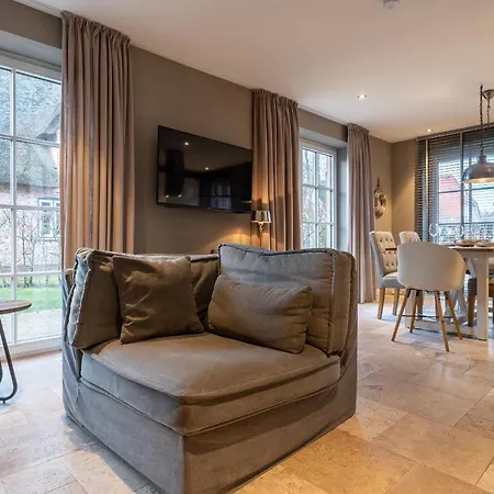 別荘 Haushaelfte Dorfremise ザンクト・ペーター・オルディング