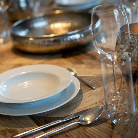 Haushaelfte Dorfremise Nyaraló