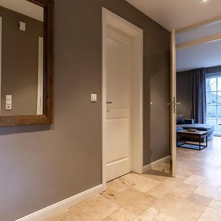 Haushaelfte Dorfremise 別荘 ザンクト・ペーター・オルディング