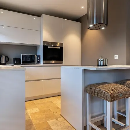 Haushaelfte Dorfremise