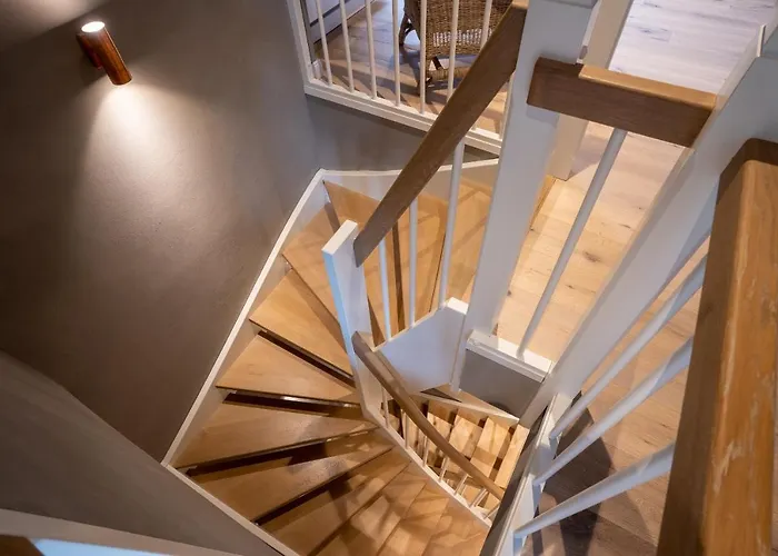 Haushaelfte Dorfremise *